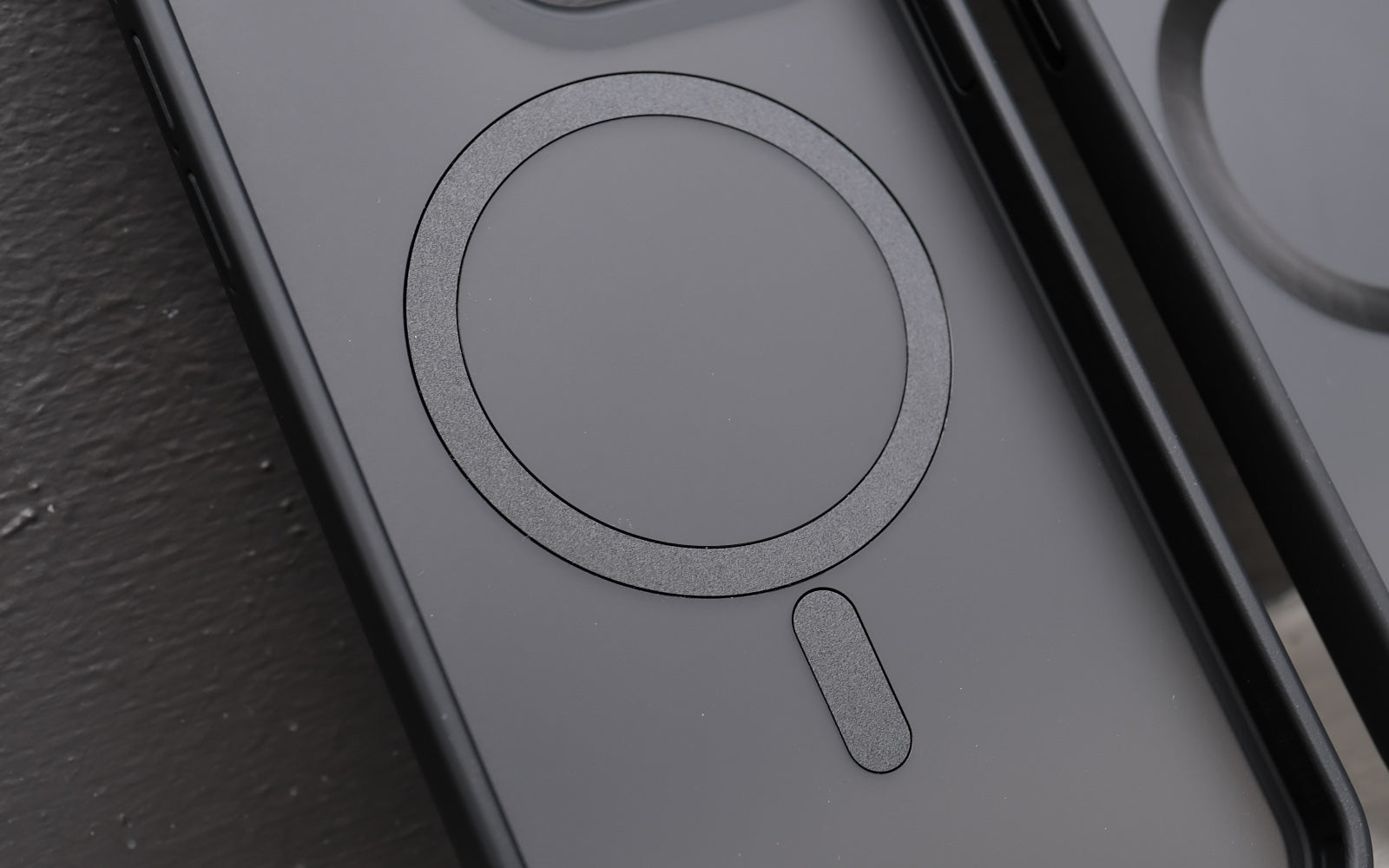 Bare Armour Case - Integrated MagSafe Magnets