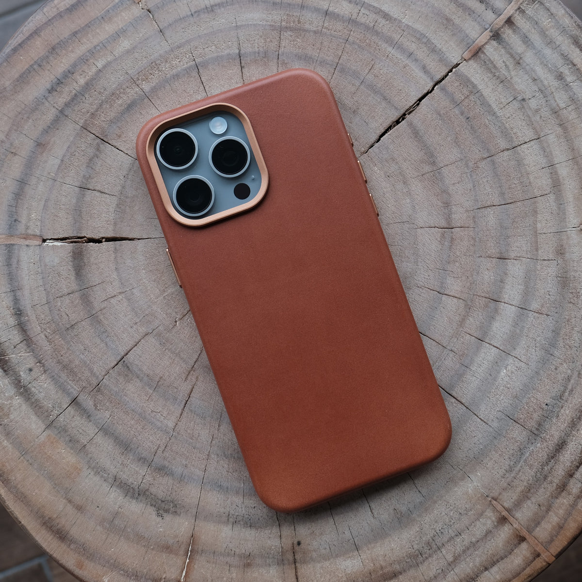 Bare Skin Case - Full-Grain Leather Case for iPhone 15 Pro