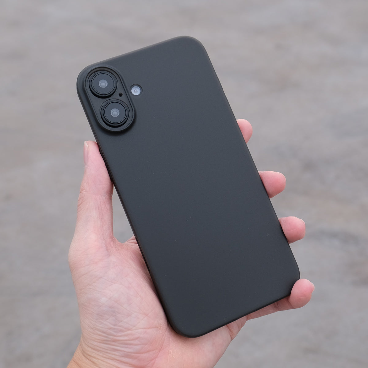 Bare Naked Case - iPhone 16 Plus 用の最薄ケース