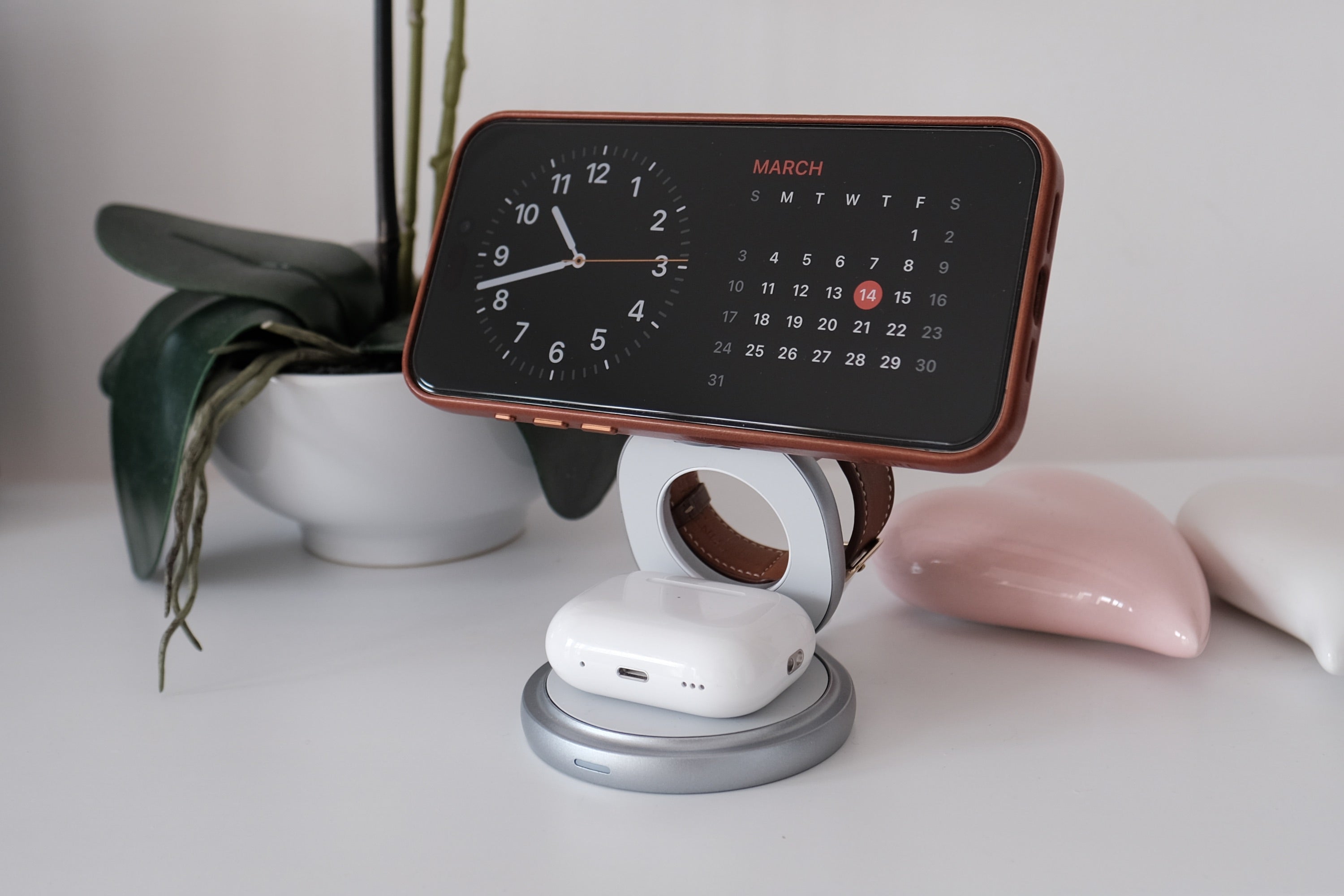 The Nexus 3-in-1 Wireless Charger - Banner