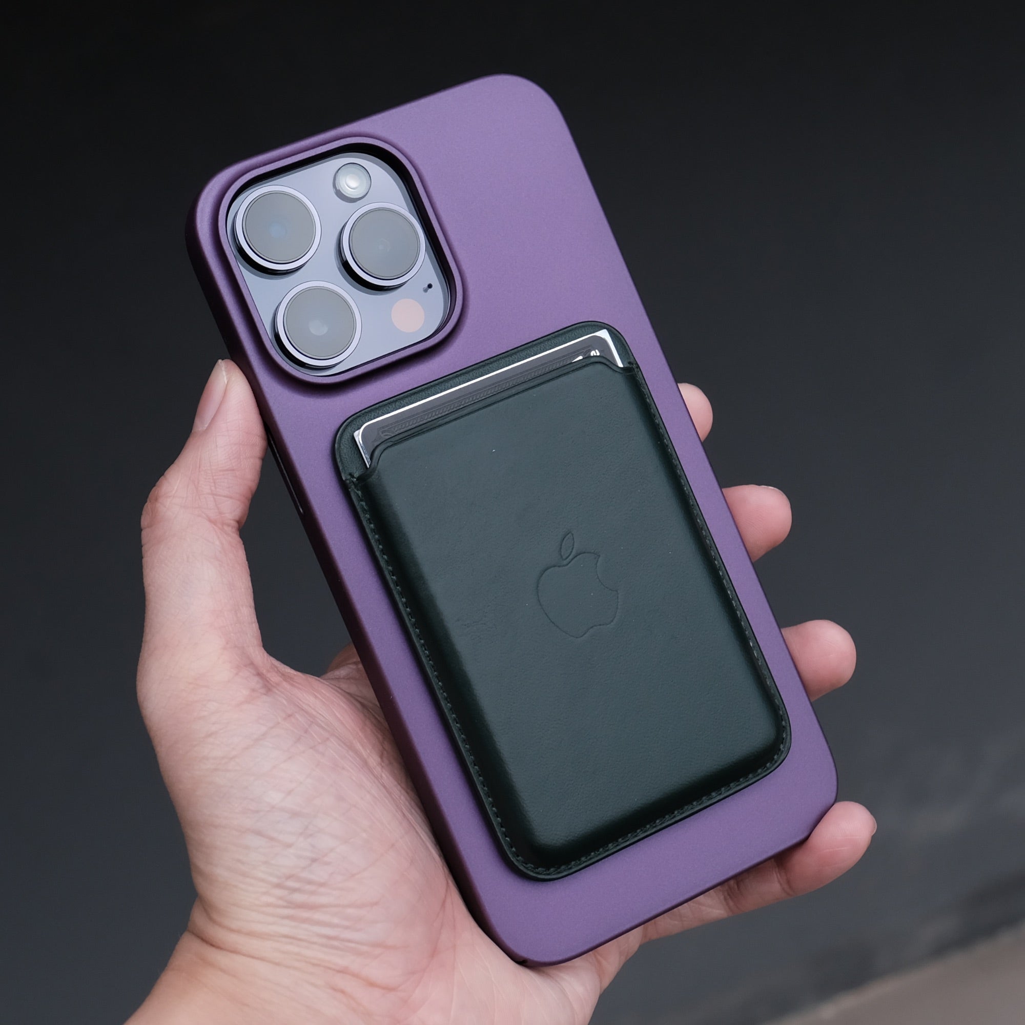 https://www.bare-cases.com/cdn/shop/products/TheBareCase-ThinnestMagSafeCaseforiPhone14ProMax-WorkswithMagSafeAccessories.jpg?v=1670844725&width=2000